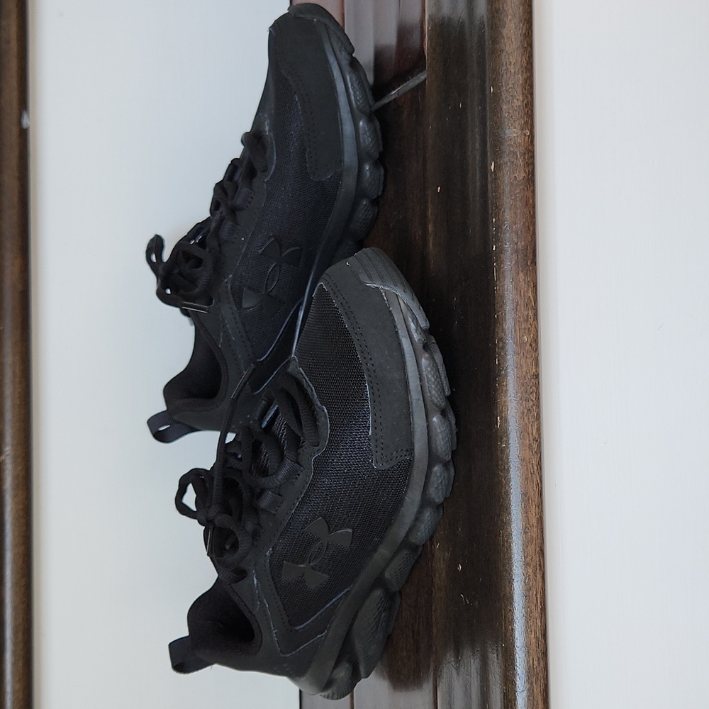 Woman's Under Armour Charged Assert Running Sneakers
